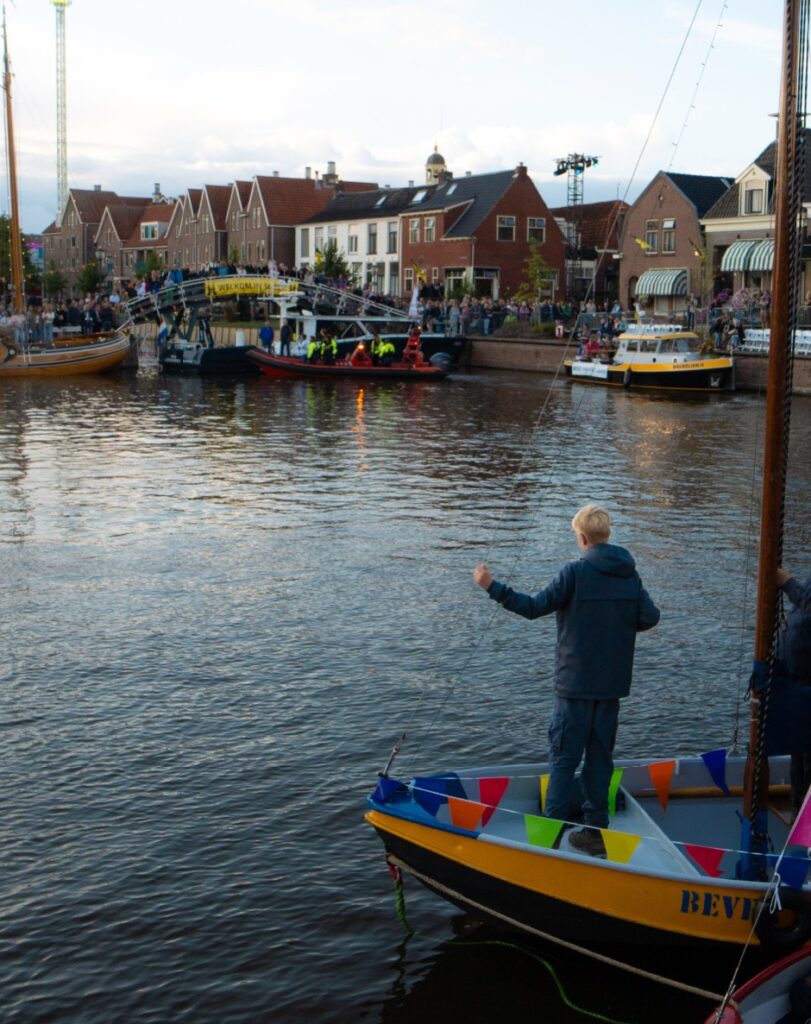 Opening Sneekweek 2025 straatfotografie